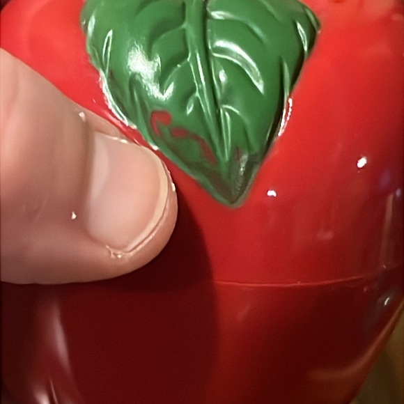 1950’s Apple 🍎 salt and pepper shakers made in the USA - Picture 6 of 11